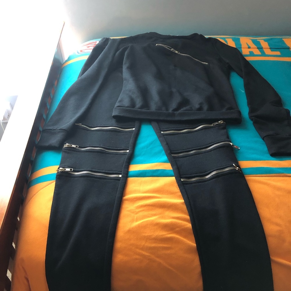 2 pc set - Picture 2 of 4